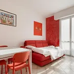 アパート Guesthost - Certosa Cozy Flat With Balcony ミラノ