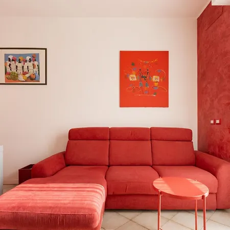 Guesthost - Certosa Cozy Flat With Balcony アパート ミラノ