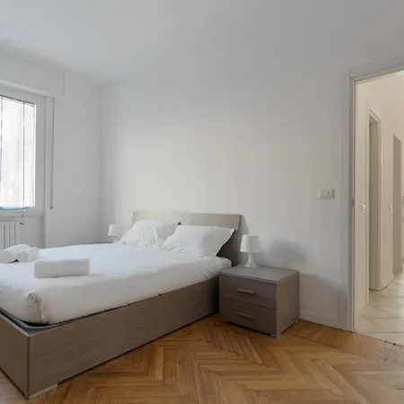 Guesthost - Certosa Cozy Flat With Balcony Apartment *