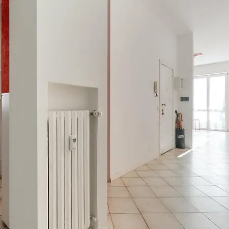 Guesthost - Certosa Cozy Flat With Balcony Appartamento *