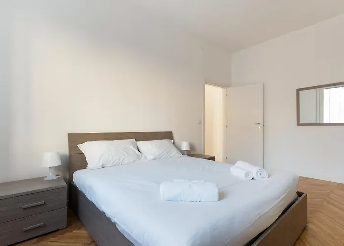 Guesthost - Certosa Cozy Flat With Balcony Apartment *