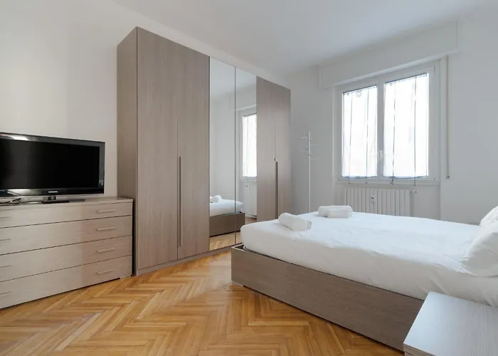 Apartment Guesthost - Certosa Cozy Flat With Balcony