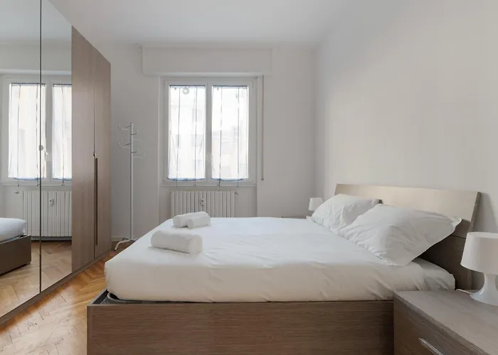 Guesthost - Certosa Cozy Flat With Balcony Apartment