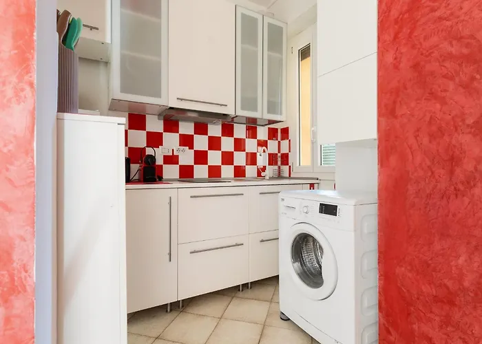Apartment Guesthost - Certosa Cozy Flat With Balcony *