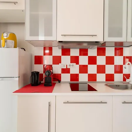 Guesthost - Certosa Cozy Flat With Balcony شقة *